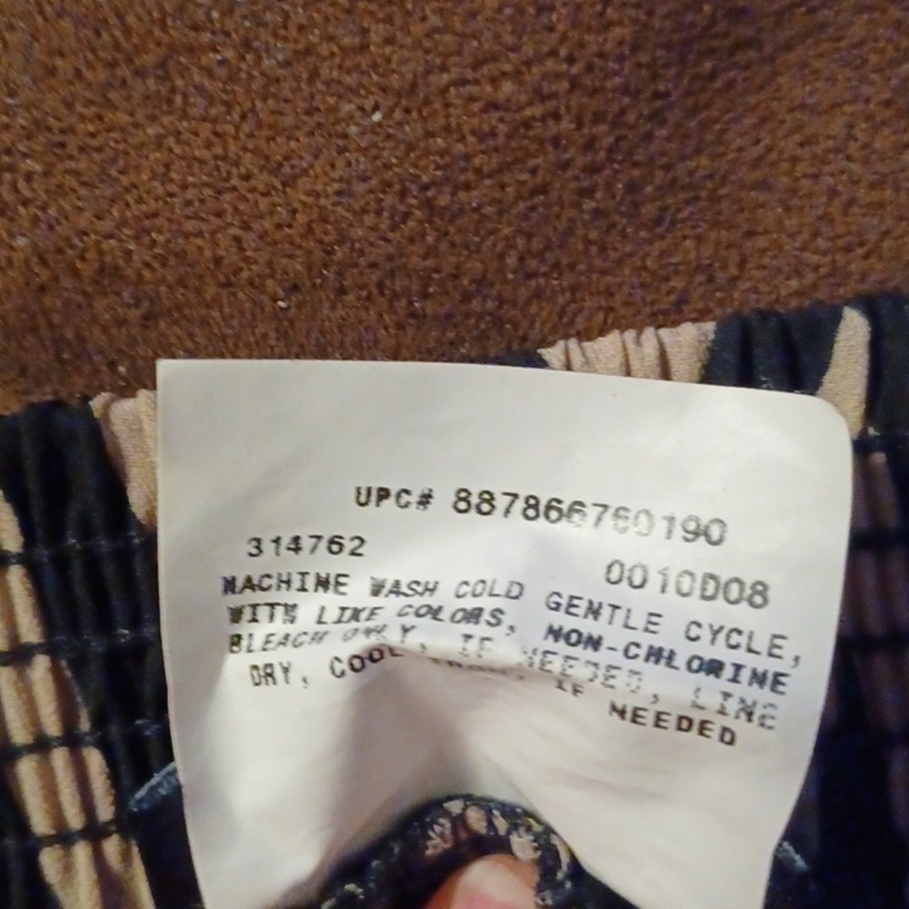 AMY BYER TAN AND BLACK, LITE WEIGHT PANTS, SIZE MEDIUM. - Picture 5 of 5
